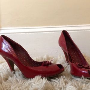 Love Moschino leather peep toe pump